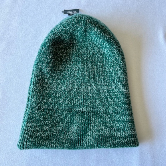 NWT - ROOTS Cozy knit Toque beanie in Posy Green - Picture 3 of 7